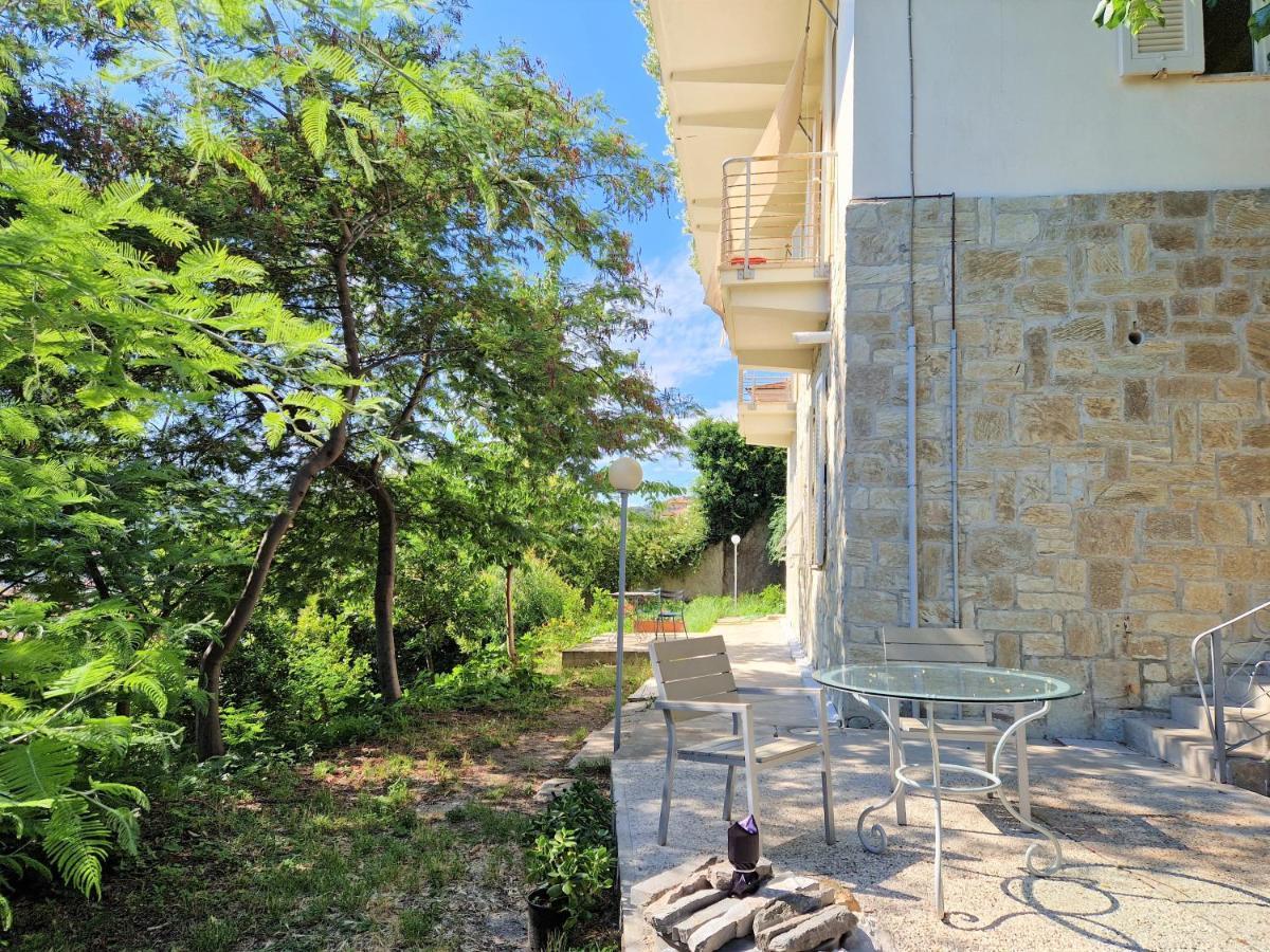 Garden & View Apartment Специя Екстериор снимка